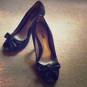 So cute!  Peeptoe heels with bow